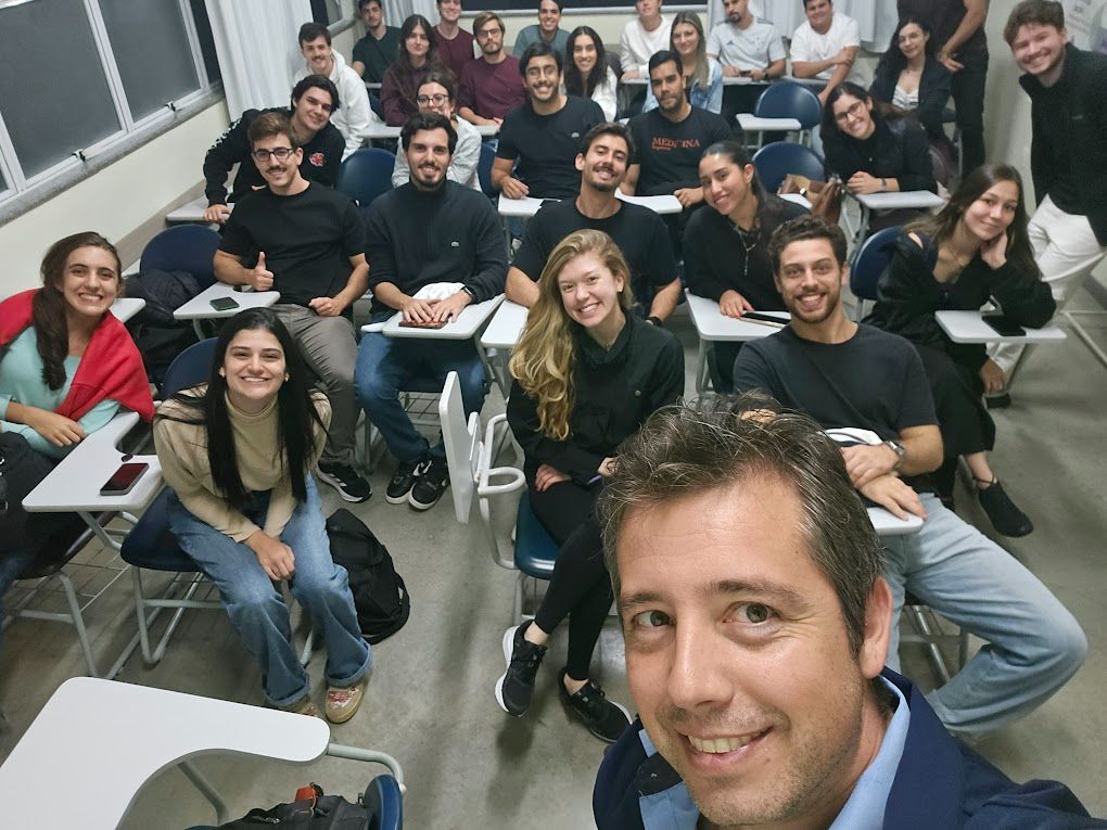 Aula de Radiologia Ortopédica para Acadêmicos