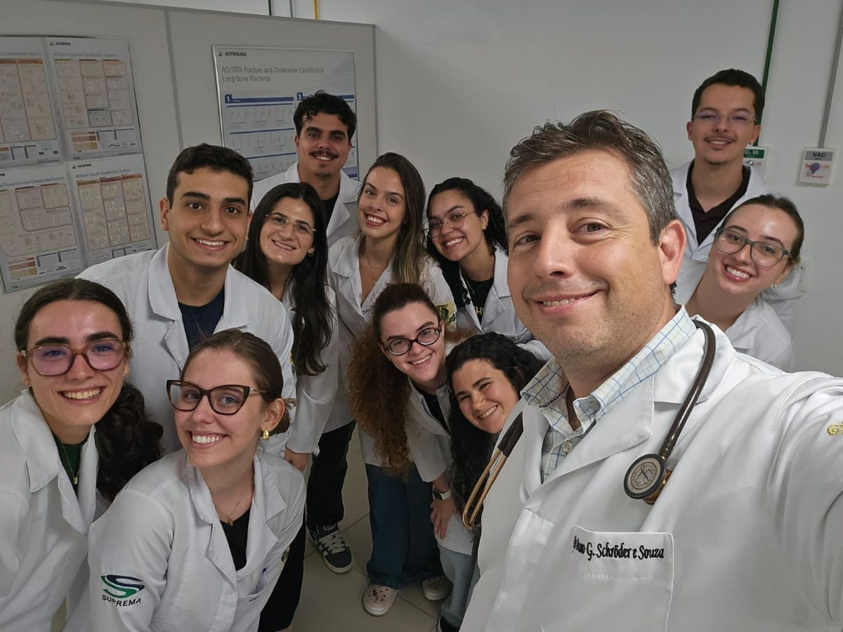 Quem disse que ortopedista não usa estetoscópio?!